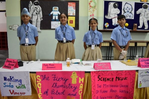 Inter-Class_Science_Magic_Competition (3)